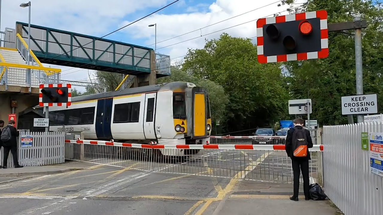 Sawbridgeworth Level Crossing, Hertfordshire