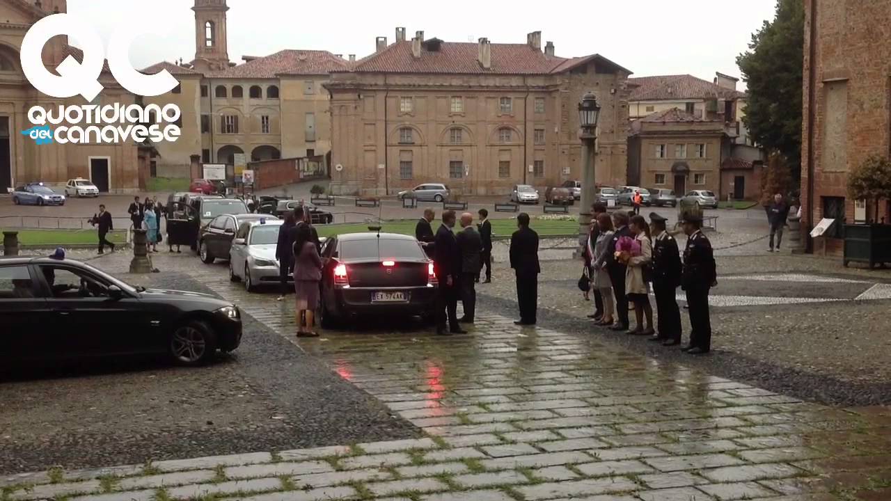AGLI&Egrave; - l'arrivo della principessa della Thailandia al castello ducale