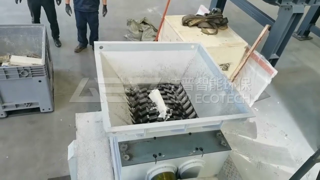 Broyage de batteries au lithium carr&eacute;es