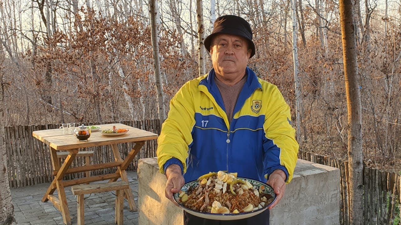 Очень вкусный таджикский плов с айвой и бараньим курдюком