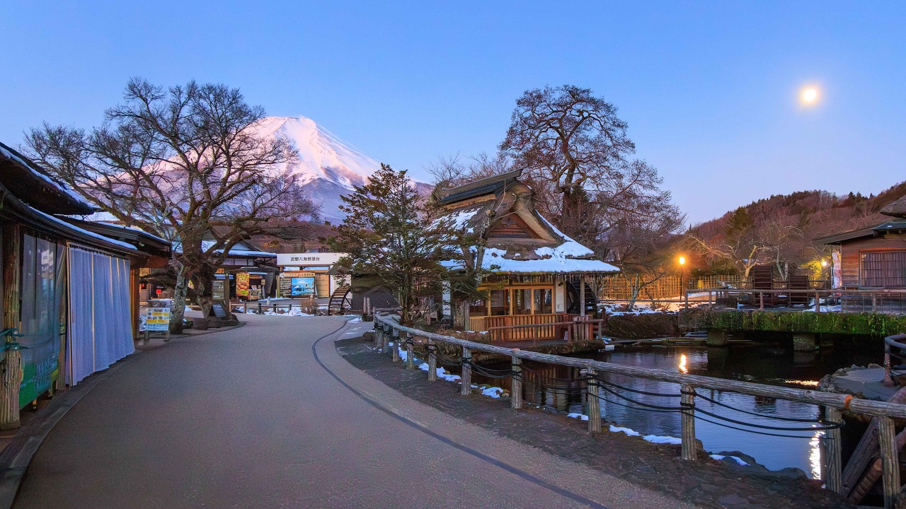 Quiet Dawn Walk with Moonlit Fuji Views | Oshino, Japan