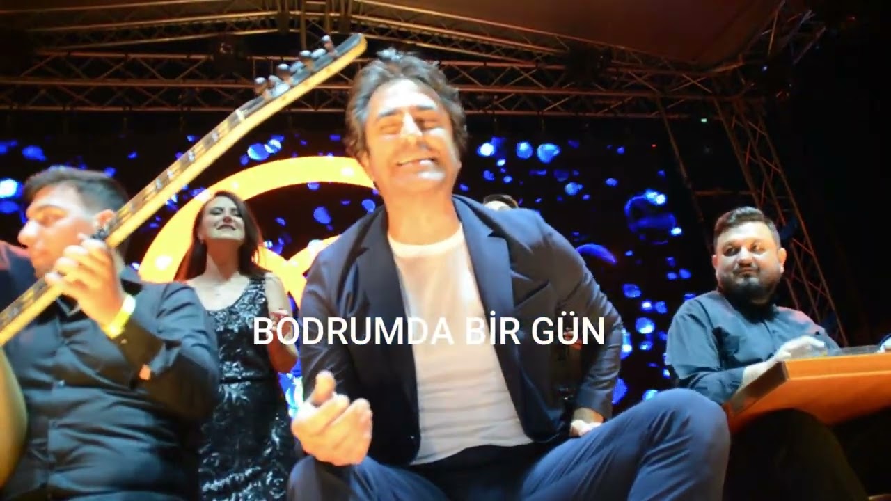 BODRUM'DA SAHNE ALAN MAHSUN KIRMIZGÜL KONSERİNİ ÇIPLAK VERDİ