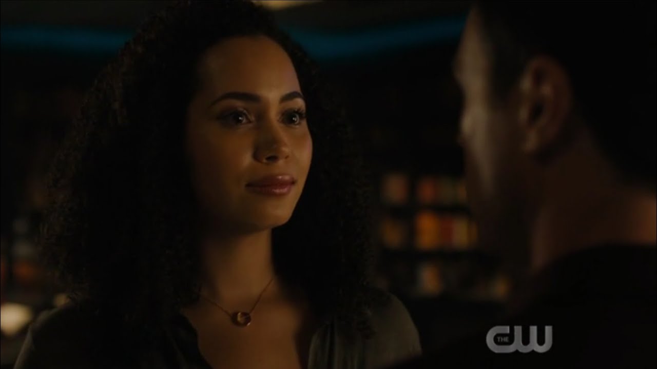 Charmed Reboot 2x02 - Macy and Harry: All I need is a look.