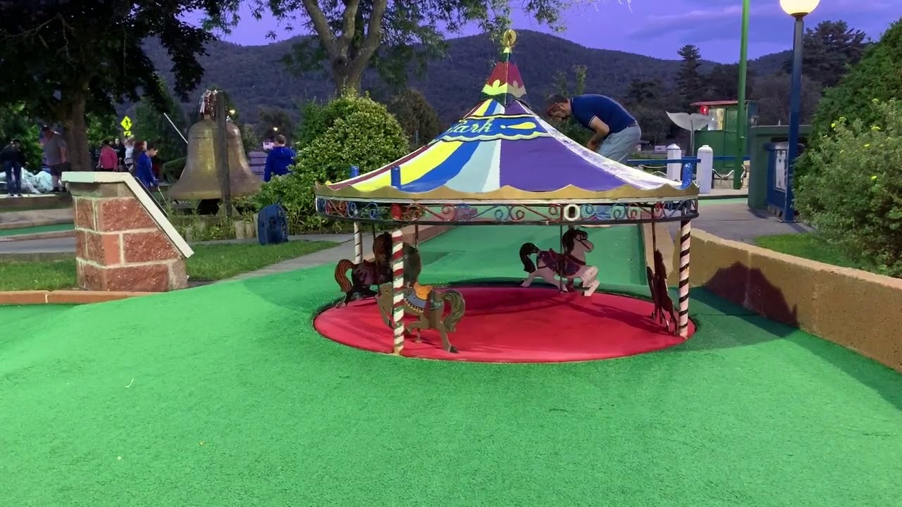 Around the USA Mini Golf with A Couple of Putts