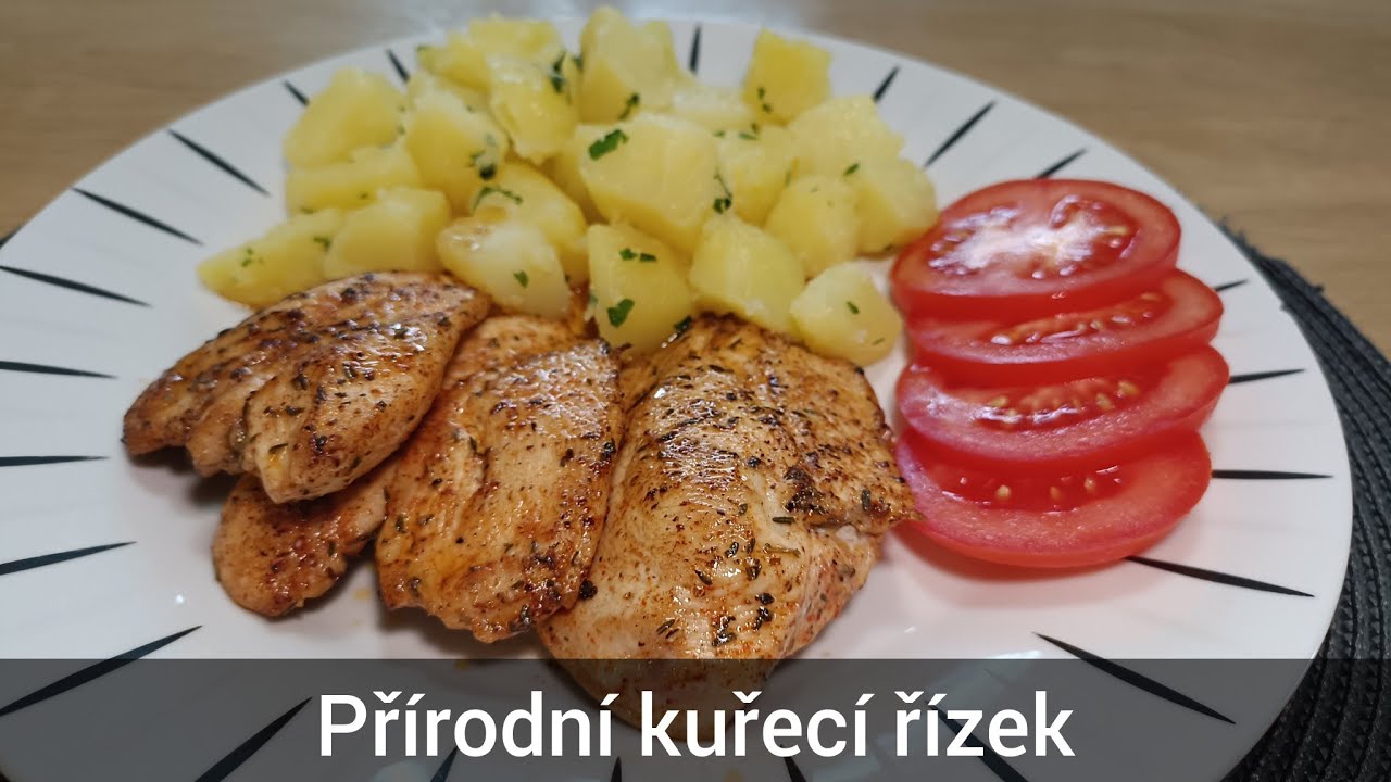 Přírodní kuřecí řízek s opečeným bramborem - recept stačí pár ingredincí a oběd je na světě