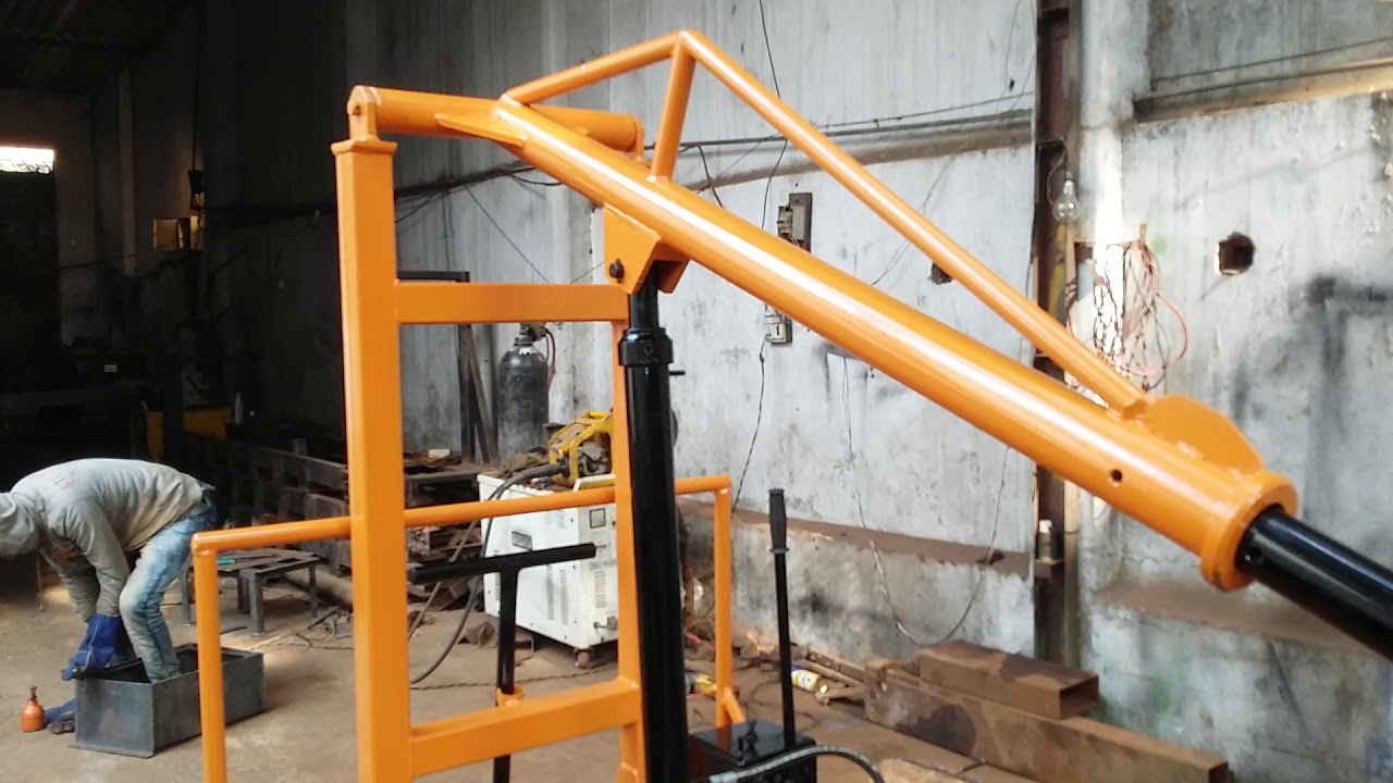 Hydraulic Floor Crane