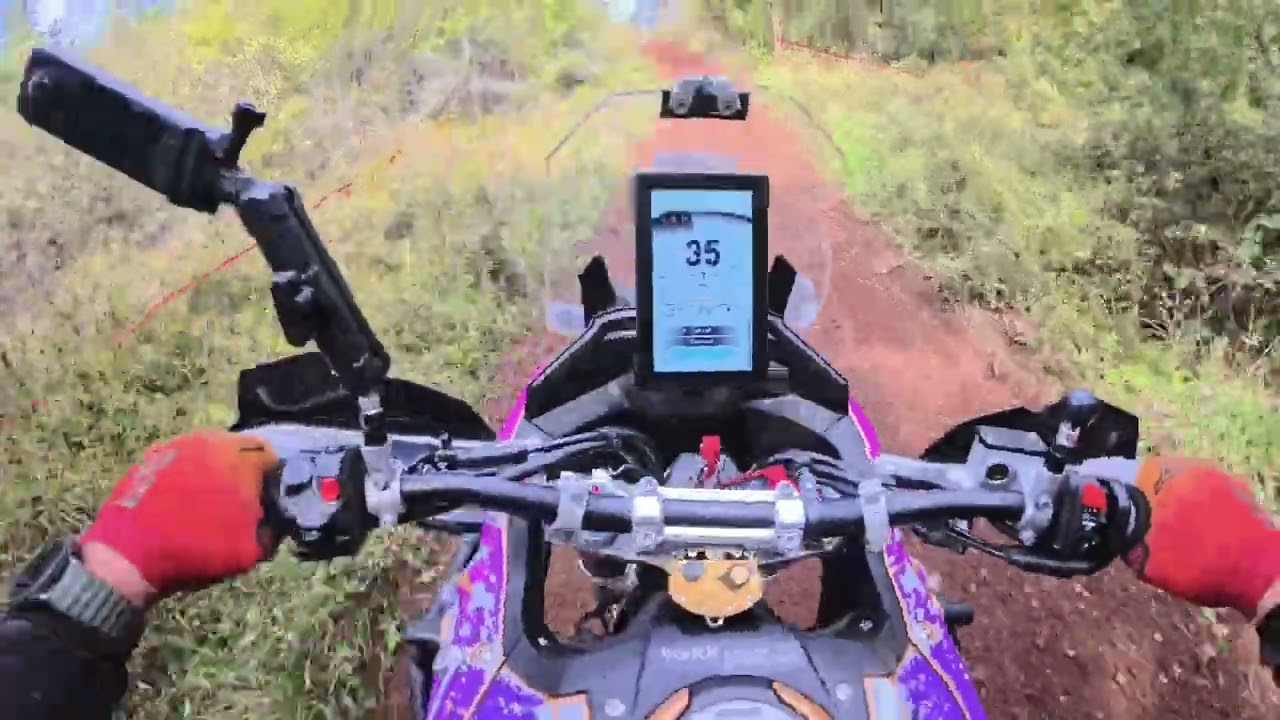 Fragmenty enduro Justin extreme 2025.    Adv      Kove 800x rally ! Później wleci on board !  