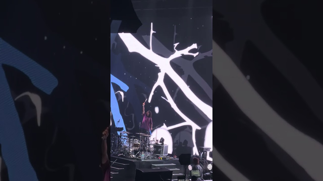 late upload: @ONEOKROCK  live in Manila 2026