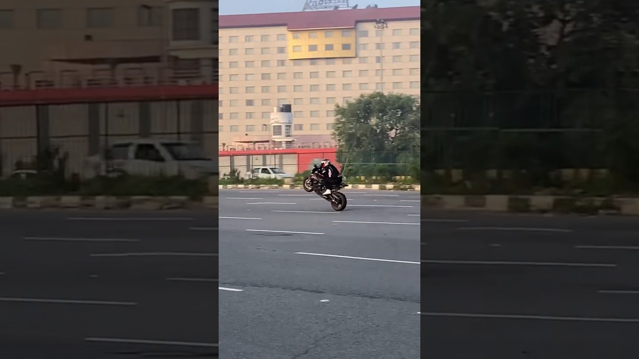 BMW S 1000 RR wheelie crazy public reaction 😍🥰🥰#shorts #shortvideo #bmw #wheelie