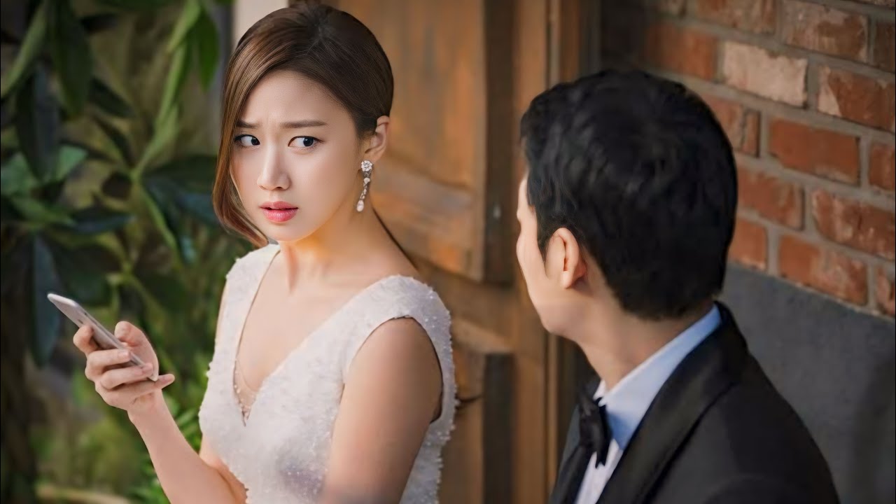 Millionaire Starts Contract Marriage With Girl For Family, But The Expected Happens During Wedding