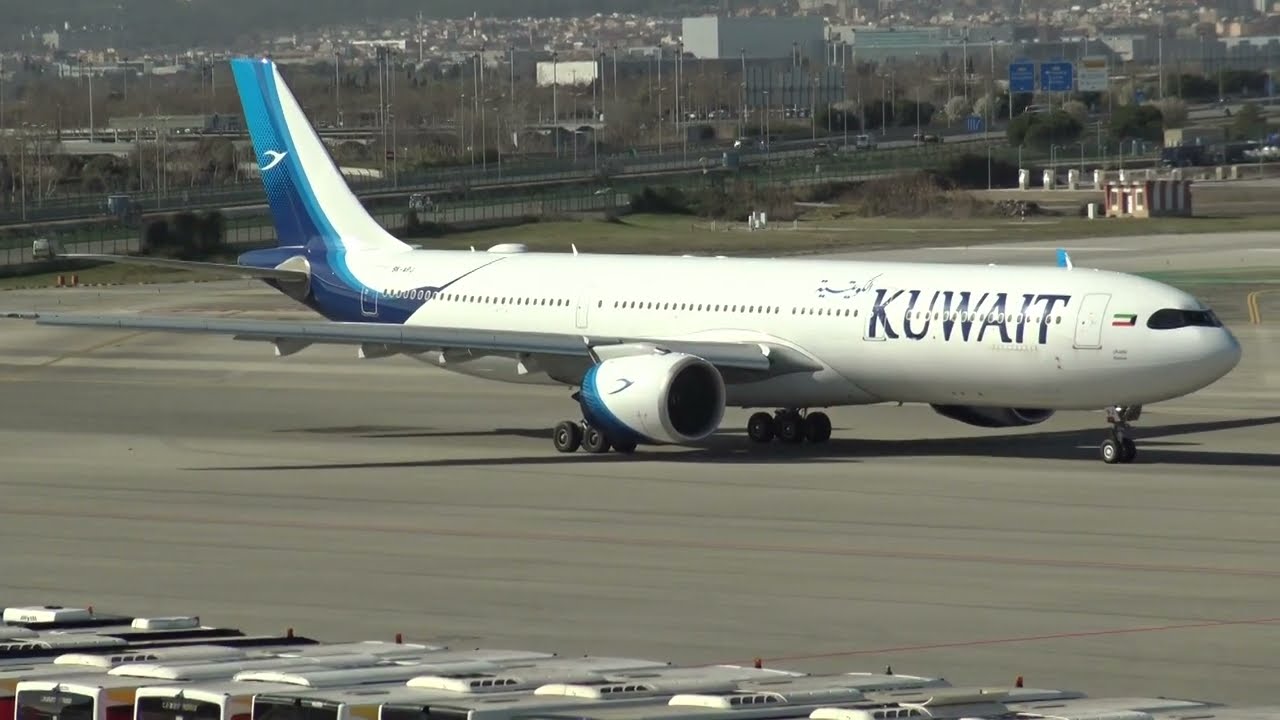 Kuwait Airways Airbus 330-900Neo 9K-APJ Taxing Barcelona LEBL