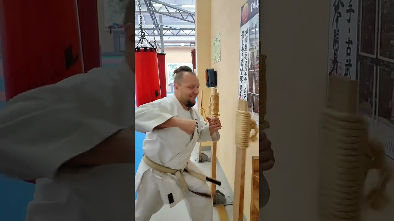 hard makiwara training, as far as possible to bend it / Uechi ryu karate do Hozonkai