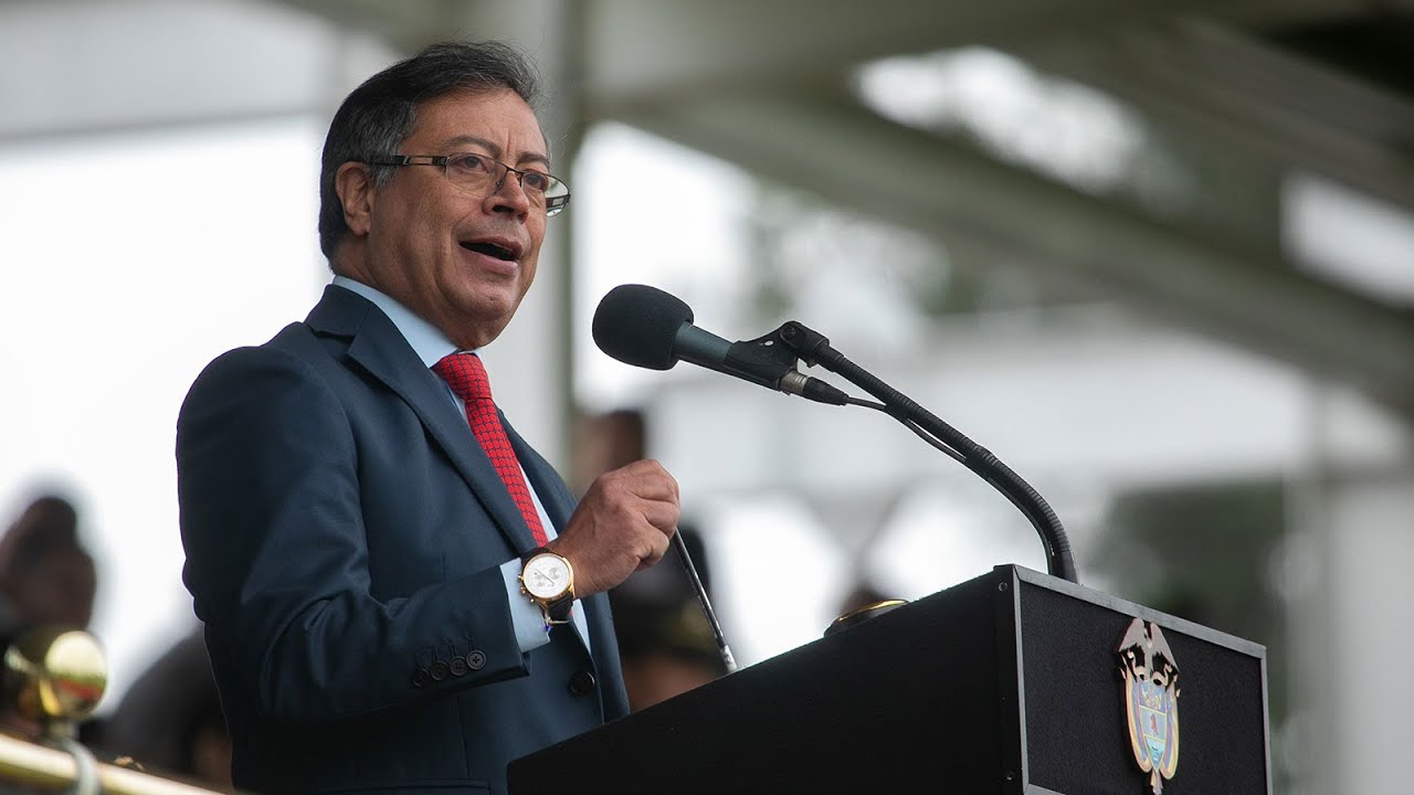 Presidente Gustavo Petro en la ceremonia de ascensos de la Policía Nacional - 2 de noviembre de 2022