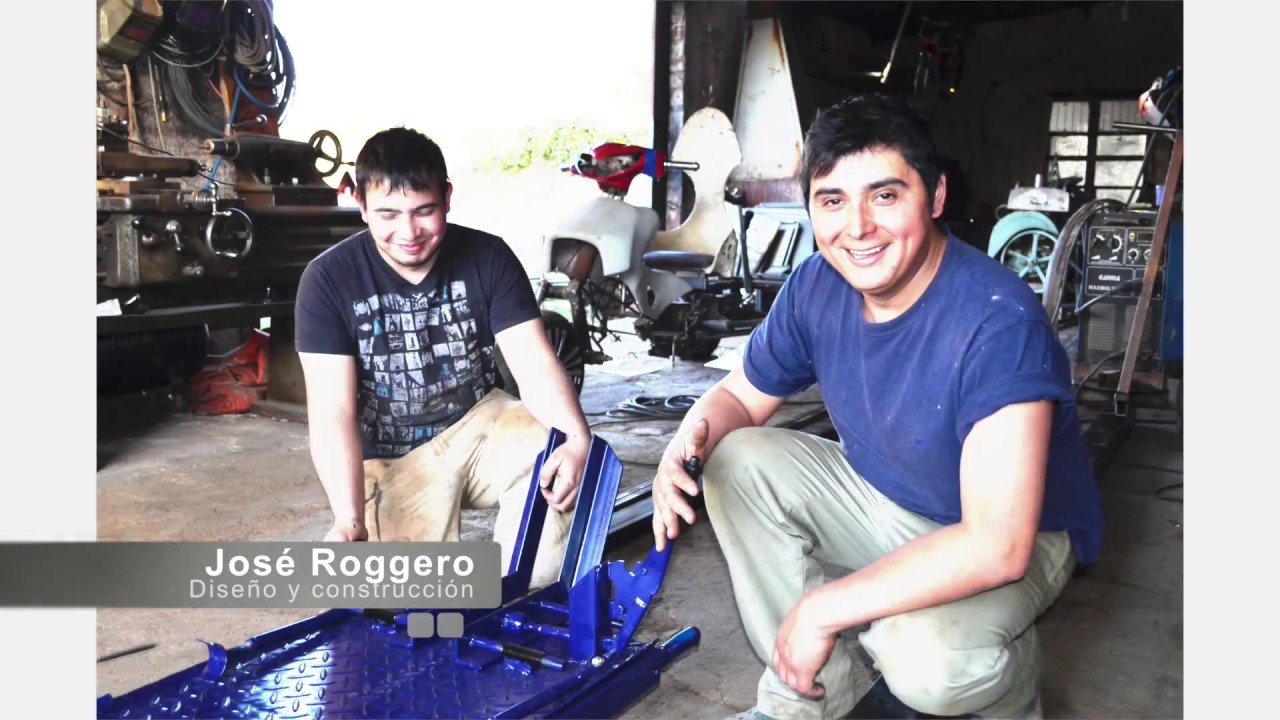 Elevador para motos con materiales reciclados.