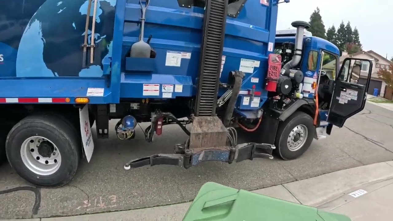 Garbage Truck POV on Green Waste Peterbilt Mcneilus ZR Automated Side Loader #garbagetruck