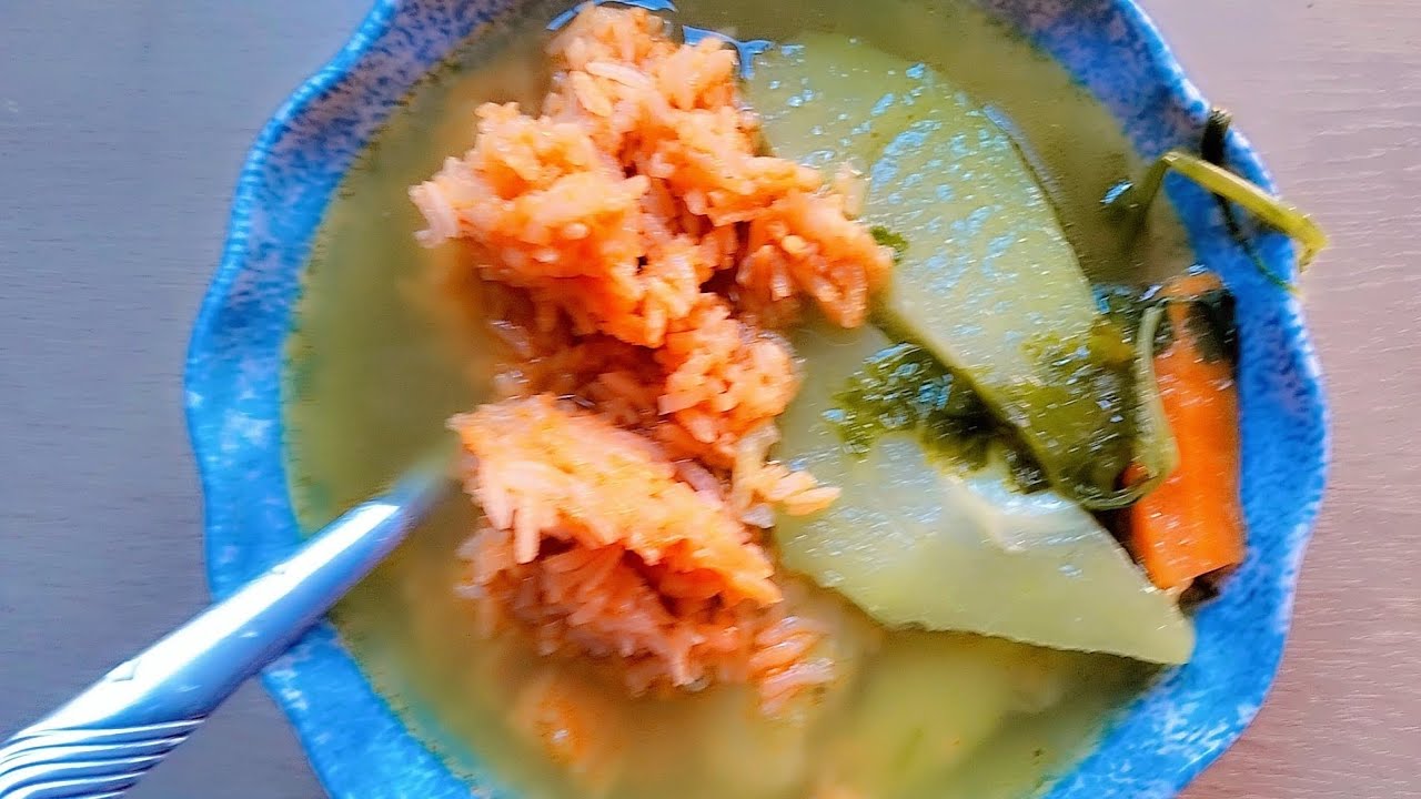 acomp&aacute;&ntilde;ame a comer un rico caldito de pollo
