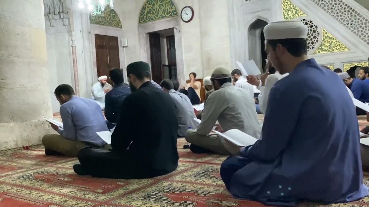 أبيات من قصيدة البردة الشريفة، وانسب إلى ذاته ما شئت من شرف، من مجلس الذكر في الفاتح جامع نيشانجا