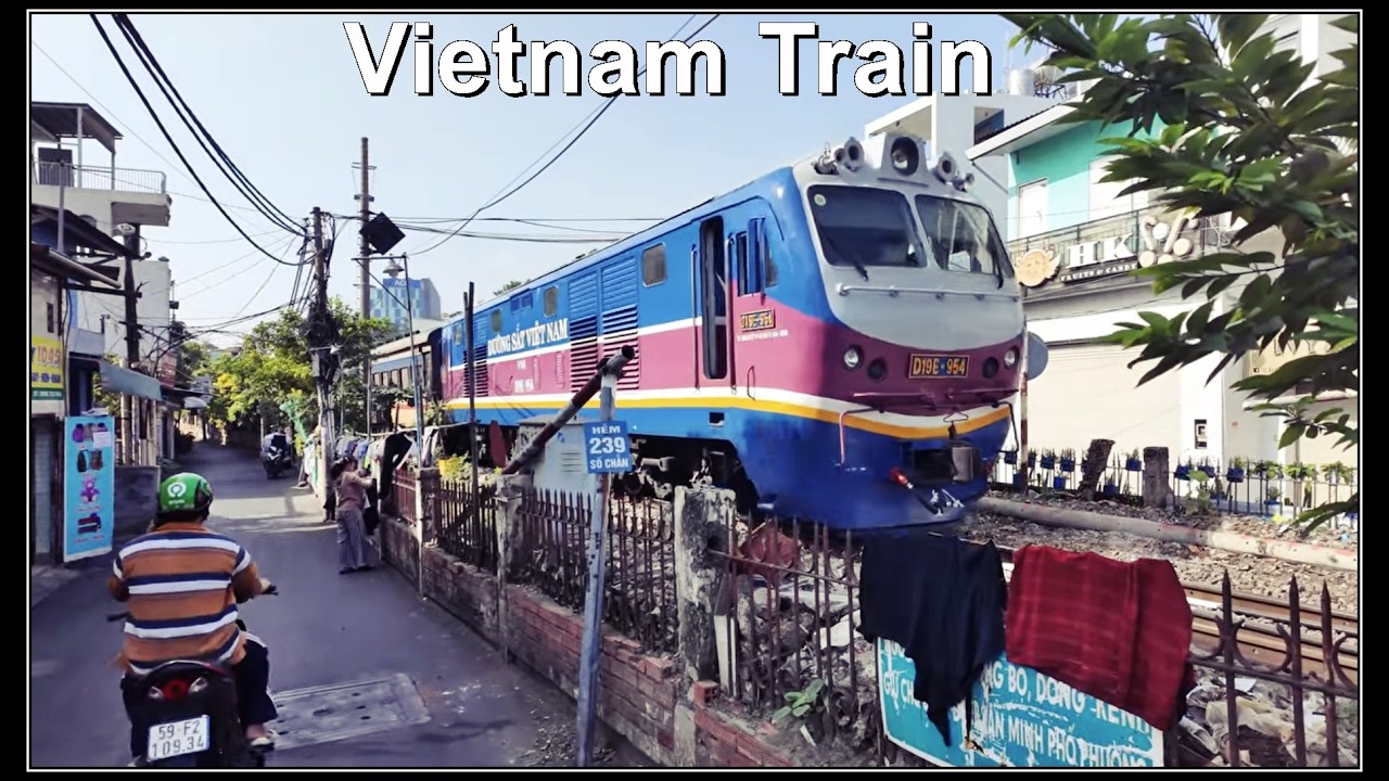 Ein Bahnübergang mit Lambada Musik!  Willkommen in Vietnam!