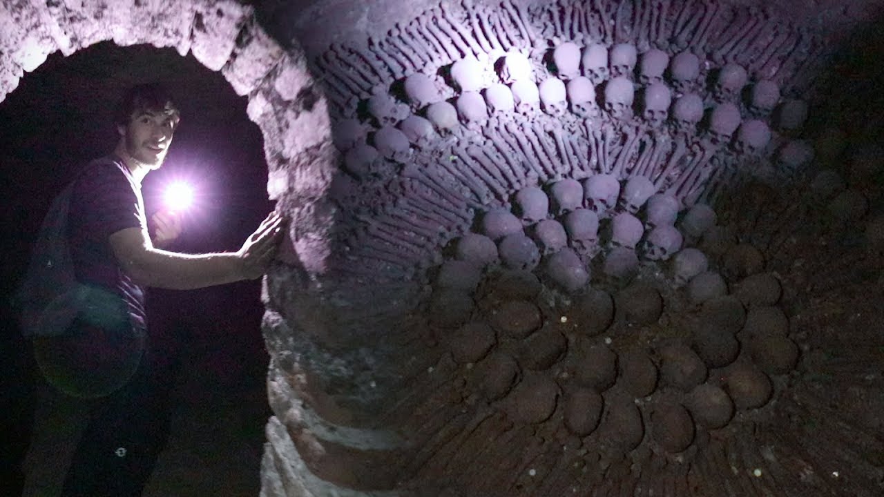 НОЧЁВКА В КАТАКОМБАХ ЛИМЫ, ПЕРУ! (Внимание: настоящие скелеты — 25 000 тел)