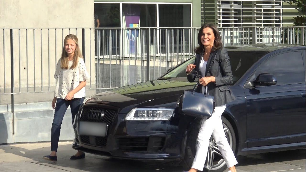 La Reina Letizia y la princesa Leonor visitan al Rey Juan Carlos