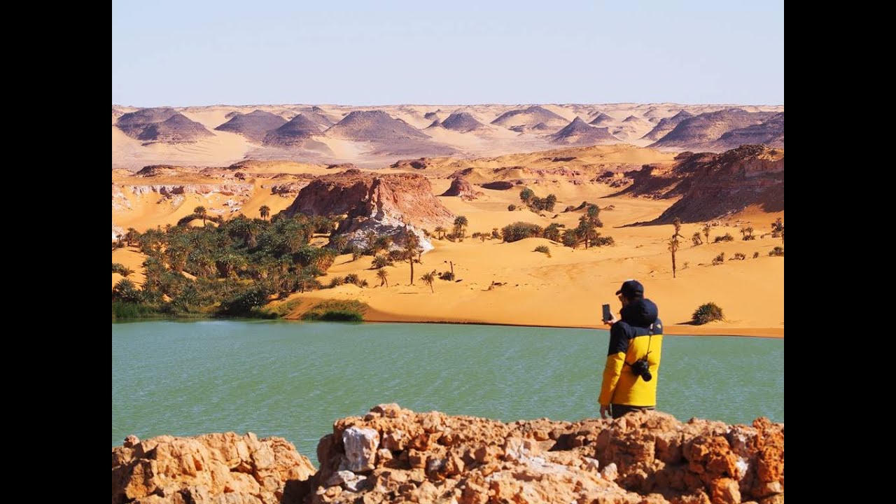 Ounianga Lakes in Sahara desert - Amazing Chad