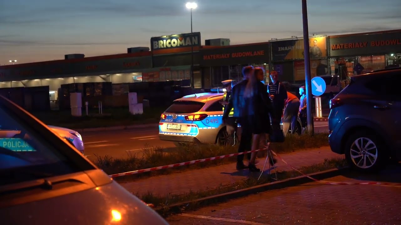 Uderzył w zaparkowane auto. Pół godziny wcześniej uczestniczył w innym zdarzeniu.