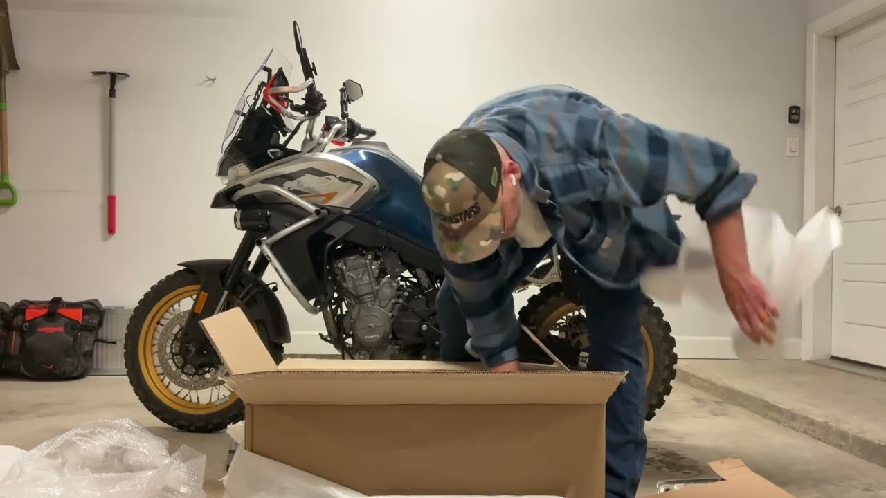 Throttle Punks product unboxing video - From Czechoslovakia to the USA