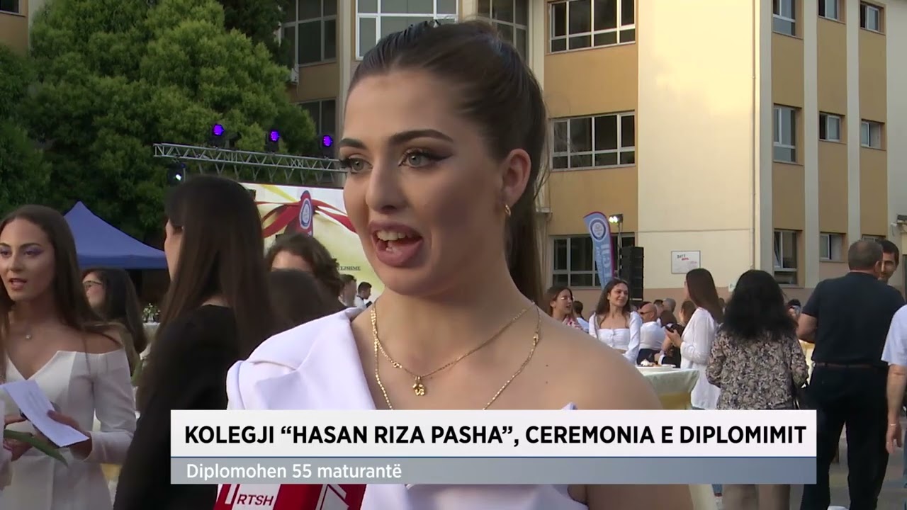 Ceremonia e diplomimit ne kolegjin 