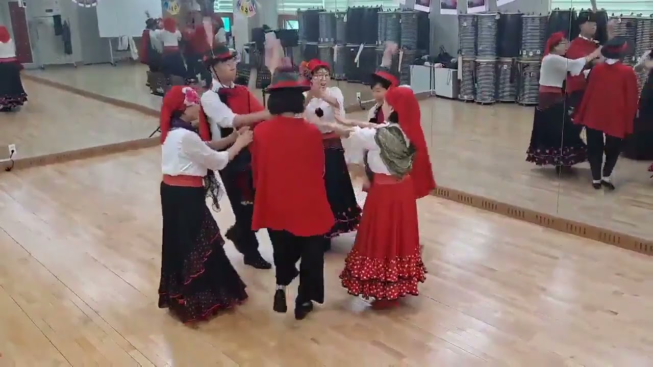 Folk Dance(세계의민속무용) : 마임.