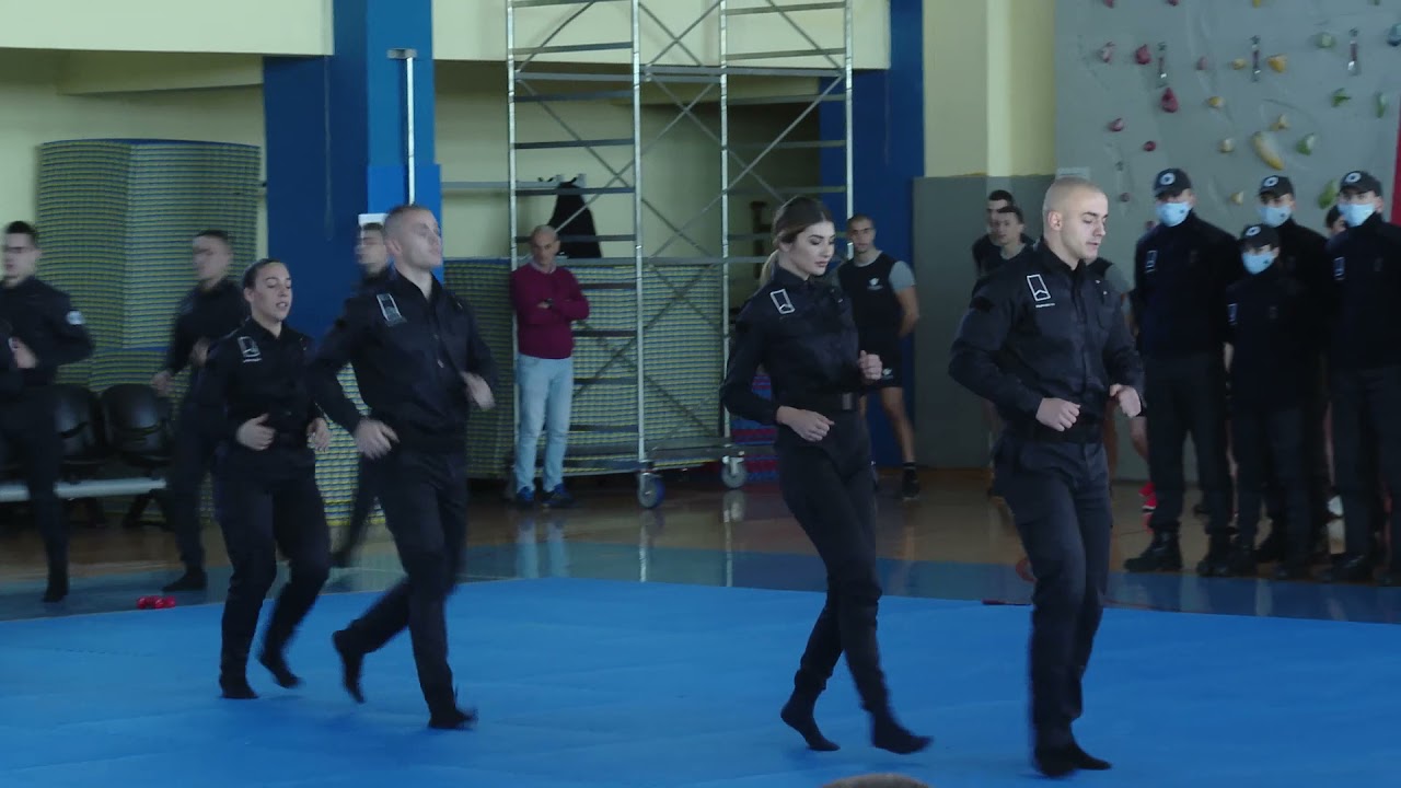 Bečić sa polaznicima Policijske akademije
