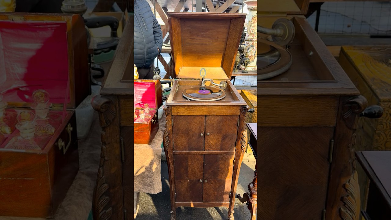 Блошиный рынок в субботу. Flea market on Saturday #shorts