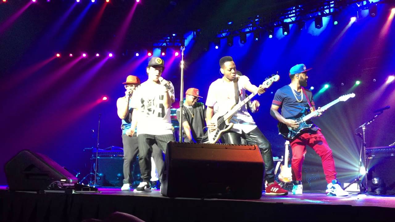 Bruno Mars - Treasure @ 