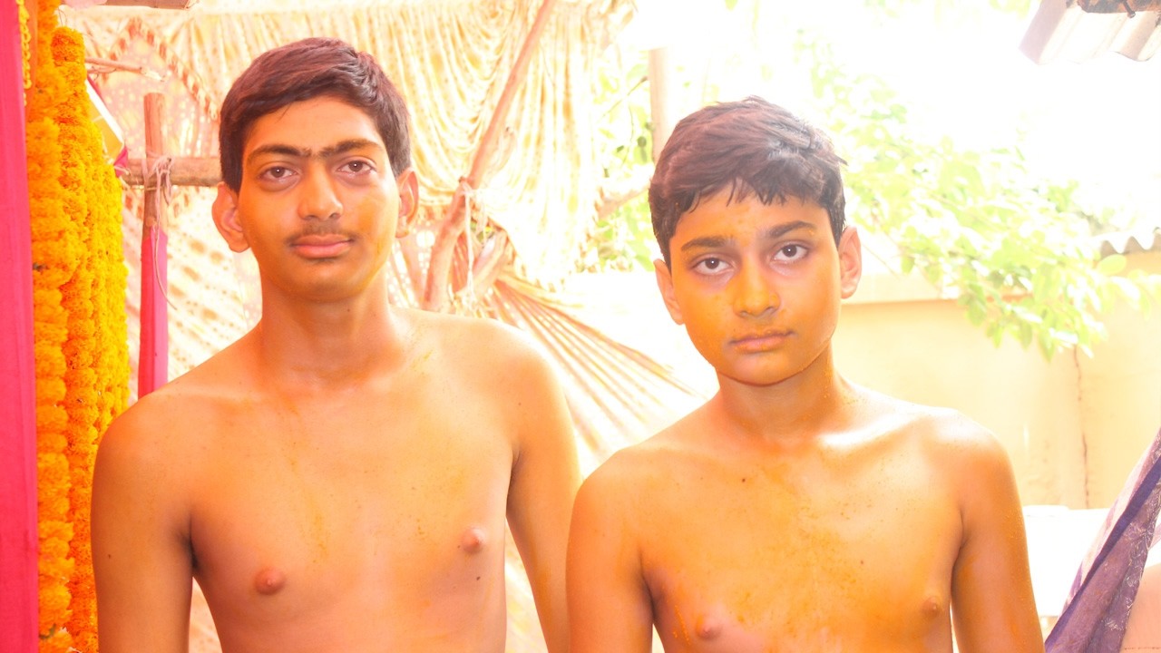 ব্রহ্মচারী রূপে তুহিন ও তন্ময়