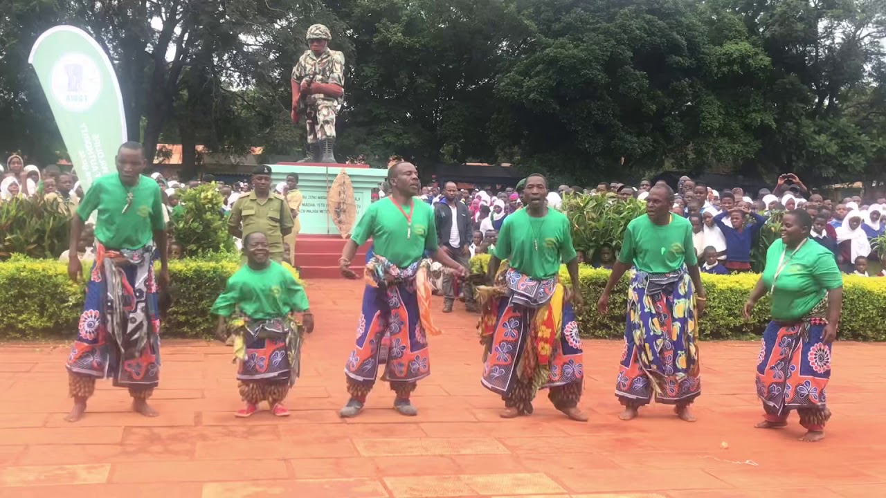NGOMA YA LIZOMBE KWENYE TAMASHA LA KUMBUKIZI YA MIAKA 114 YA MASHUJAA WA VITA YA MAJIMAJI