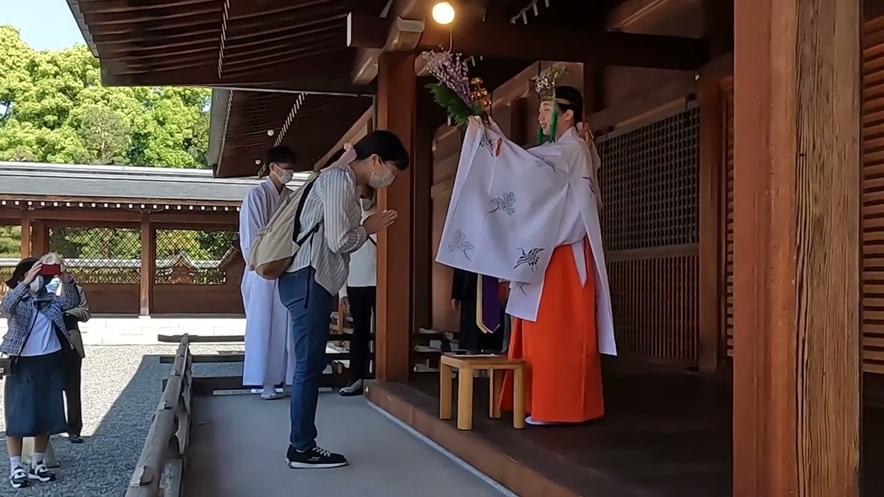 Shrine maiden's ceremonial dance - Jonangu Shrine in Kyoto