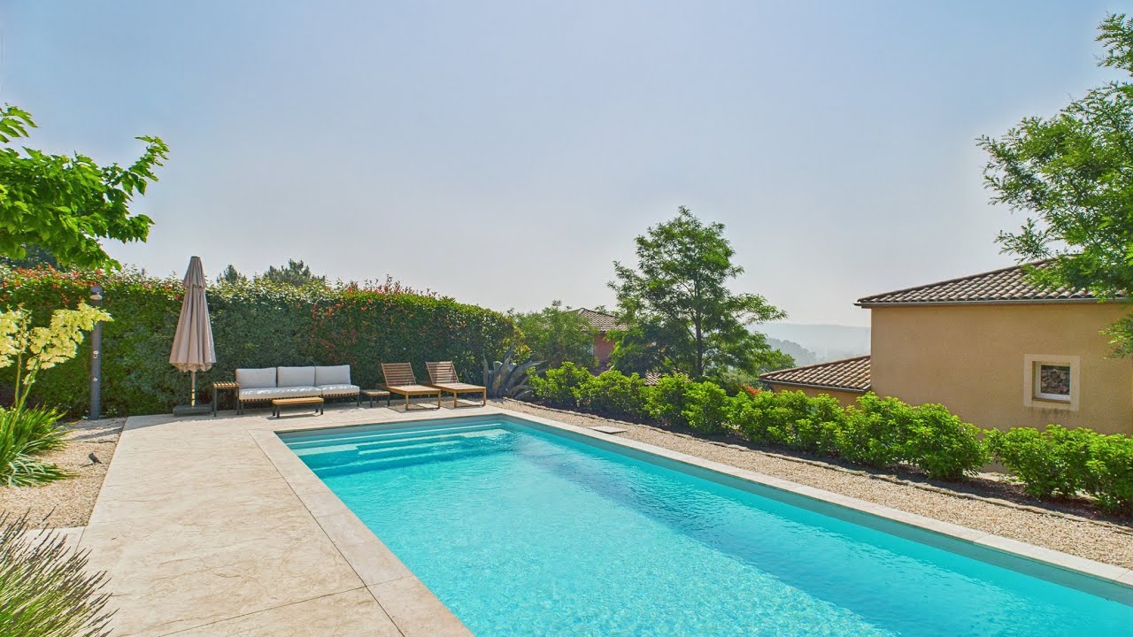 Villa de standing meublée en quartier paisible à Joyeuse (Ardèche)