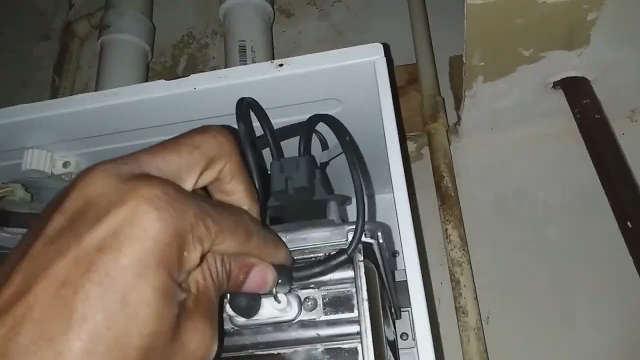 NAVIEN TANKLESS HOT WATER HEATER NOT HEATING AND FLASHING ERROR CODE 3 FIX.