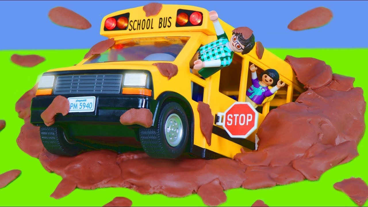 Playmobil City Life - Akcja miejska ze szkolnym autobusem - Film dla dzieci - Toys for kids
