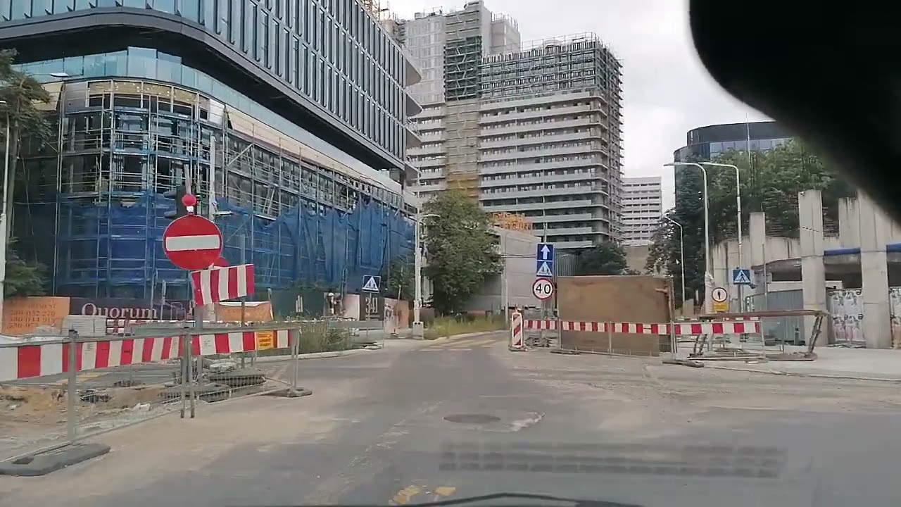 Wrocław, Szczepin, Zachodnia, przejazd ulicą Sikorskiego do Podwala VID 20230925 155855