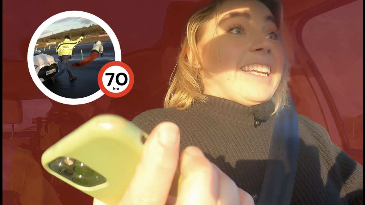 2 sekunder! Så galt går det, når Sofie tjekker mobilen, mens hun kører bil