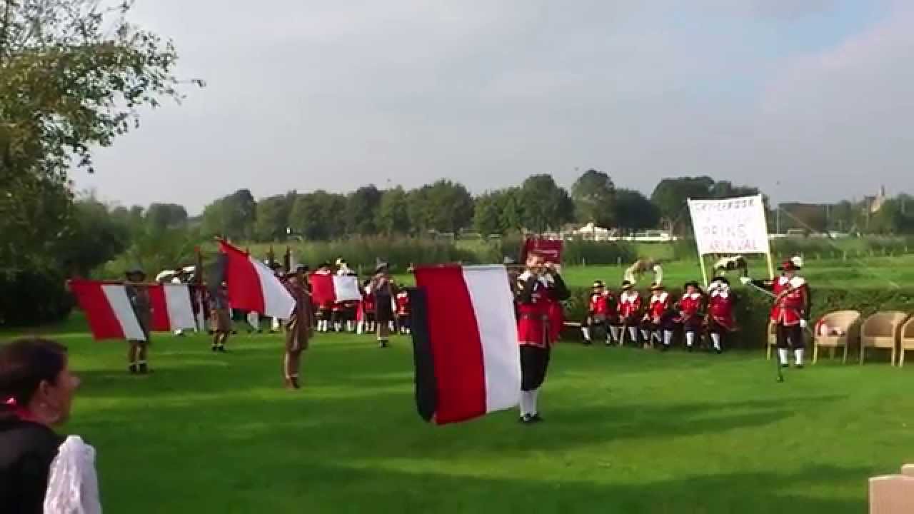 Kermis 2014 in Doornenburg - Vendelhulde durch die Feldweber Fahnzwiebel (of zoiets)