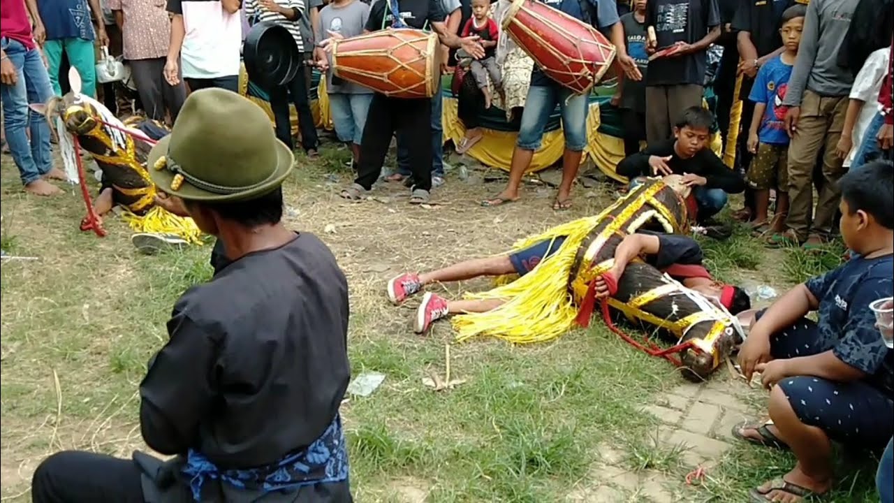 kuda lumping nya kok pingsan
