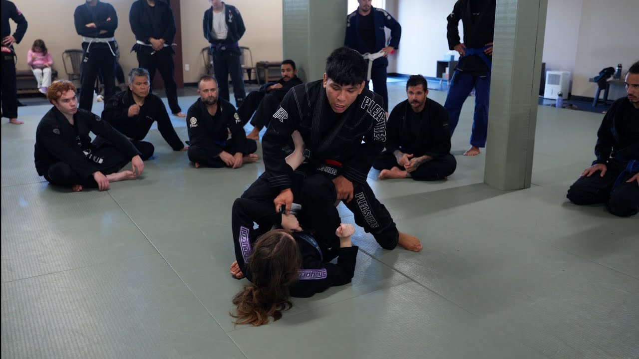 Diego Pato Over Under Pass | The Jiu Jitsu Institute