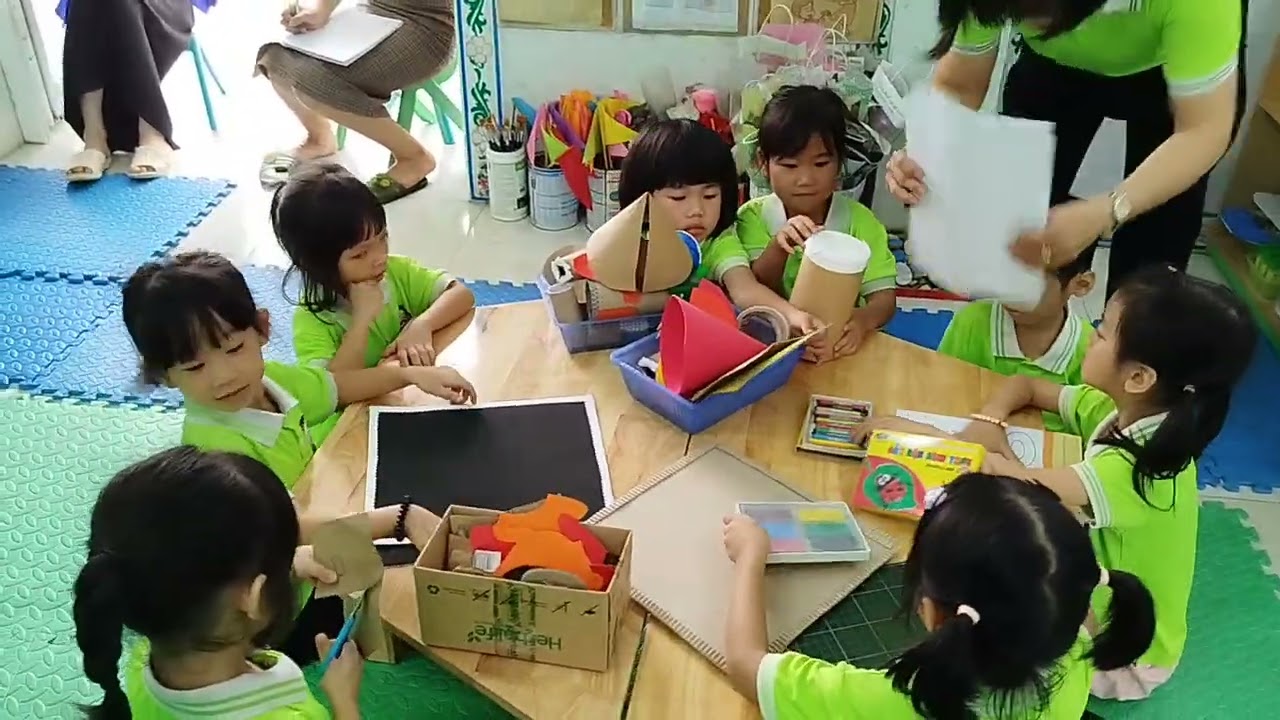 hoạt động góc chủ đề nghề nghiệp lớp 5TA3