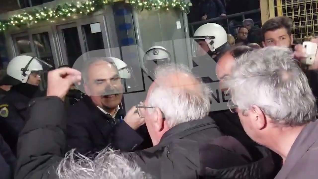 Ένταση έξω από την έκθεση της AGROTICA - Δεν άφησαν τους αγρότες να μπουν μέσα