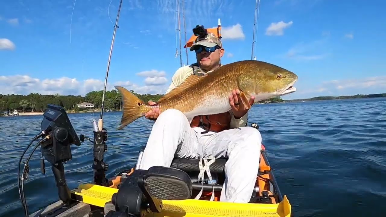 Новый PB Redfish! Рыбалка с каяка в заливе Чоктаватчи в Роки-Байю