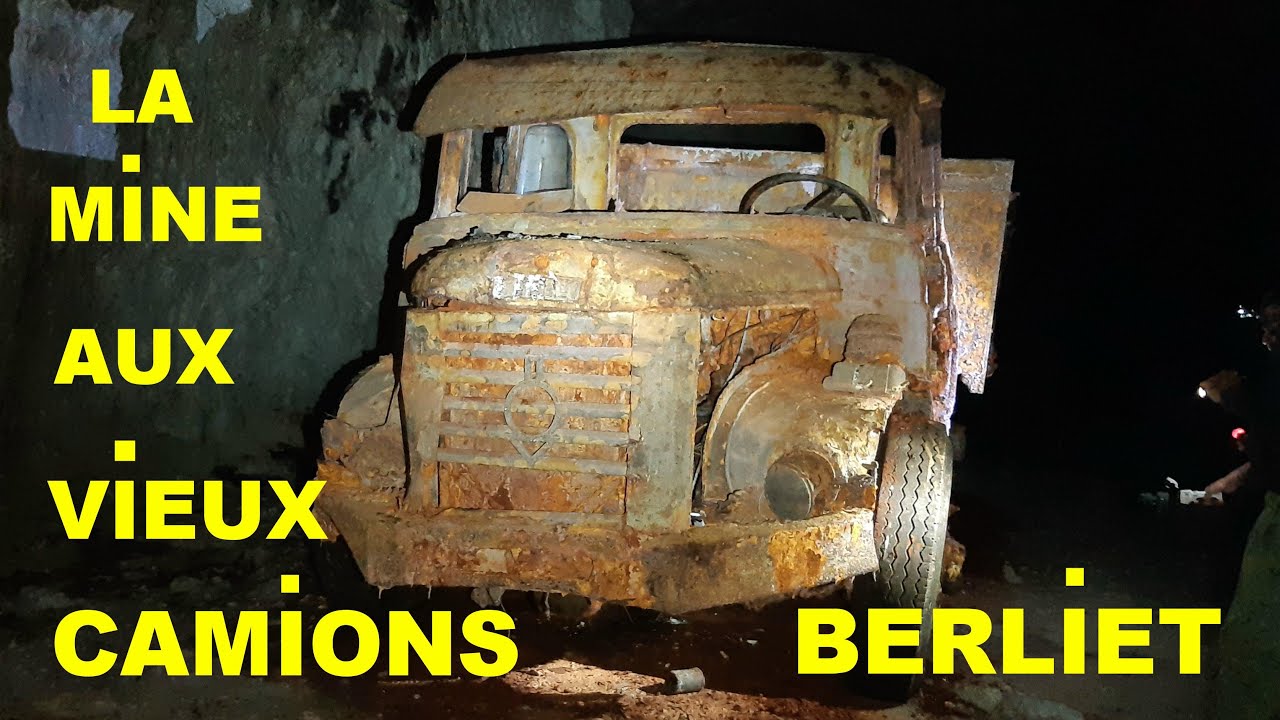 Les vieux camions  Berliet dans l'ancienne mine abandonnée