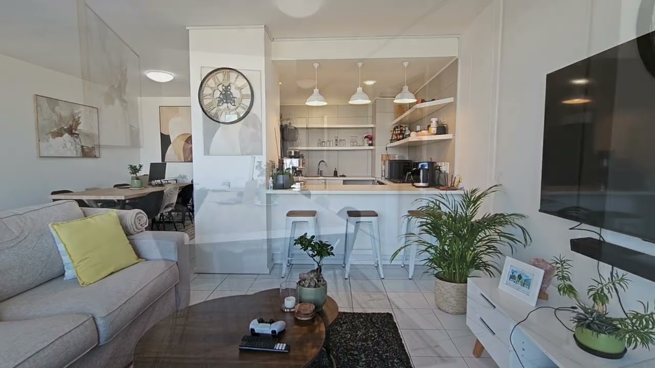 Beachfront Apartment with views - Paolo G