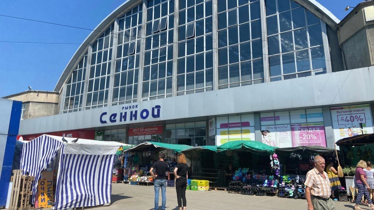 В Саратове у Сенного рынка уберут ларьки и палатки