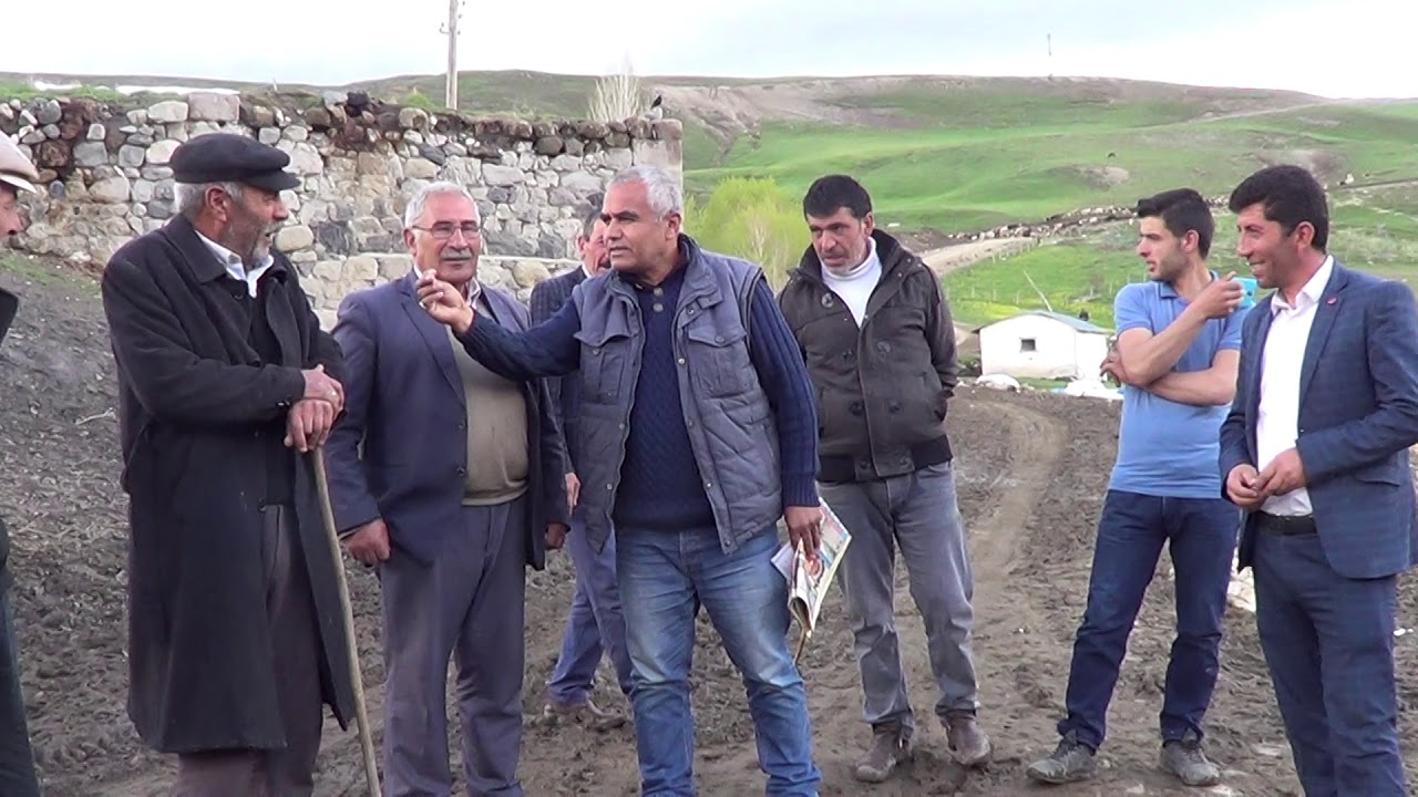 ERZURUM KÖPRÜKÖY İLÇESİ TOPCU MAHALLESİ MUHTARI AYHAN  KIRMACI 
